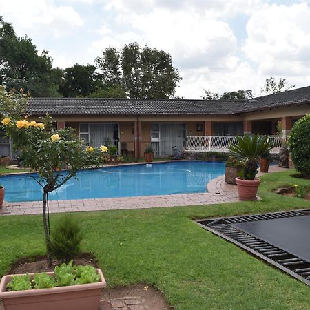 African Elephant Guesthouse Джермистон Экстерьер фото