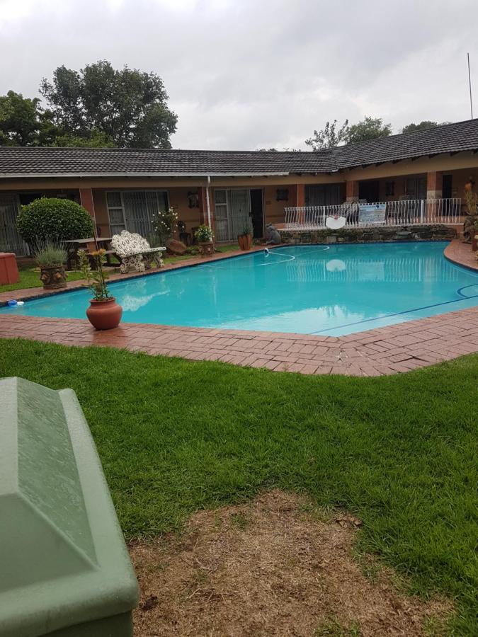 African Elephant Guesthouse Джермистон Экстерьер фото